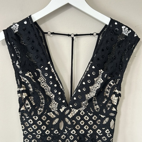 Free People One Million Lovers Black Lace Deep V Neck Mini Dress Size 2 - Picture 5 of 15